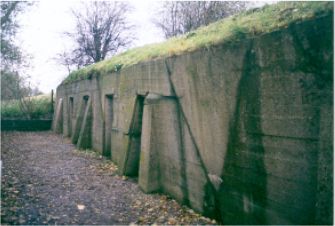 shelter2.jpg (17574 bytes)