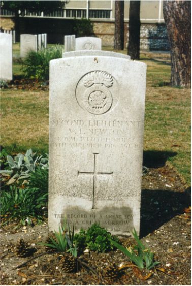 newton headstone.jpg (54284 bytes)